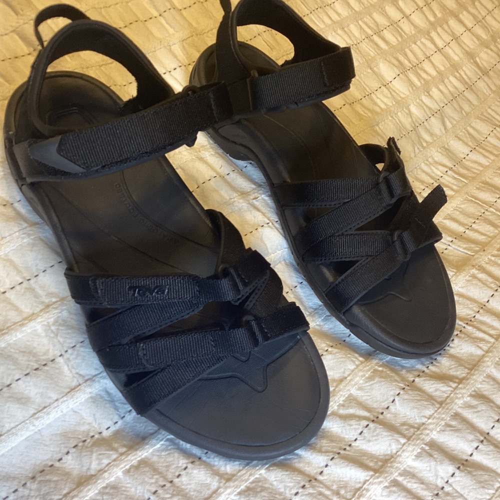 Teva Tirra Womens Black Strappy Athletic Hiking Sandals Hook Loop Adjustable